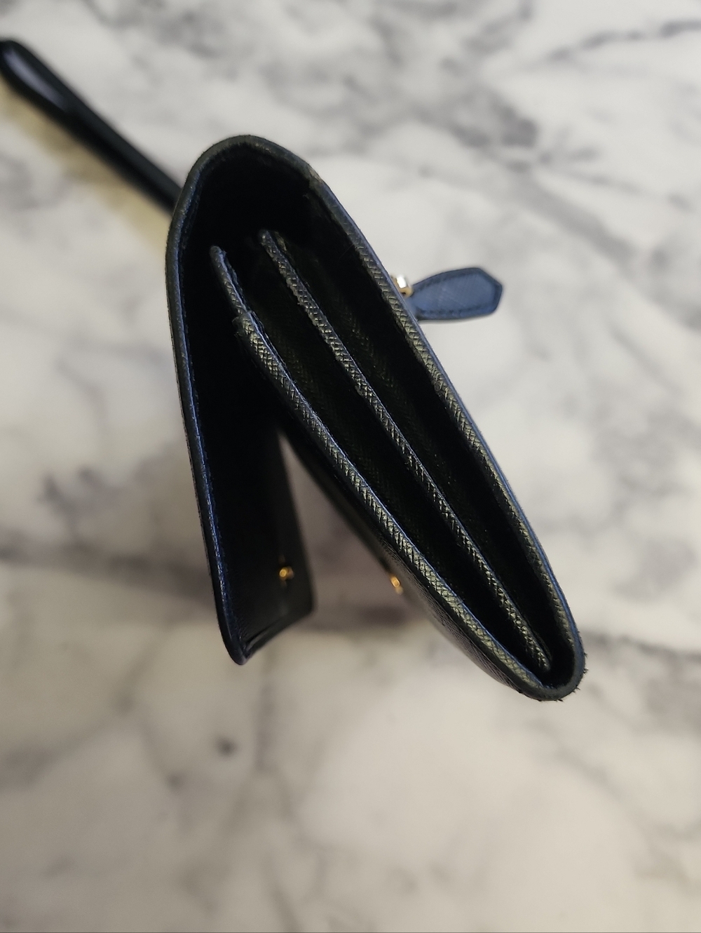 Authentic Black Saffiano Leather Prada Bifold Wristlet Wallet - Picture 4 of 9